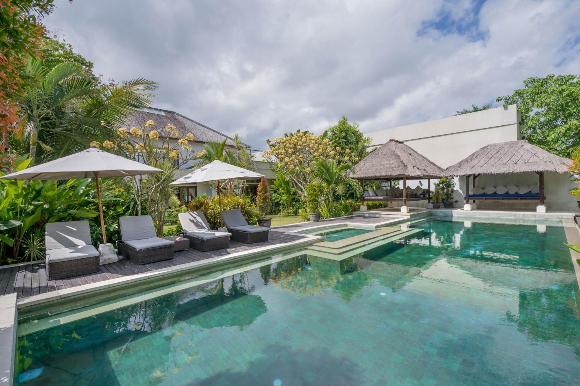Villa Kaira Estate Canggu  Bagian luar foto