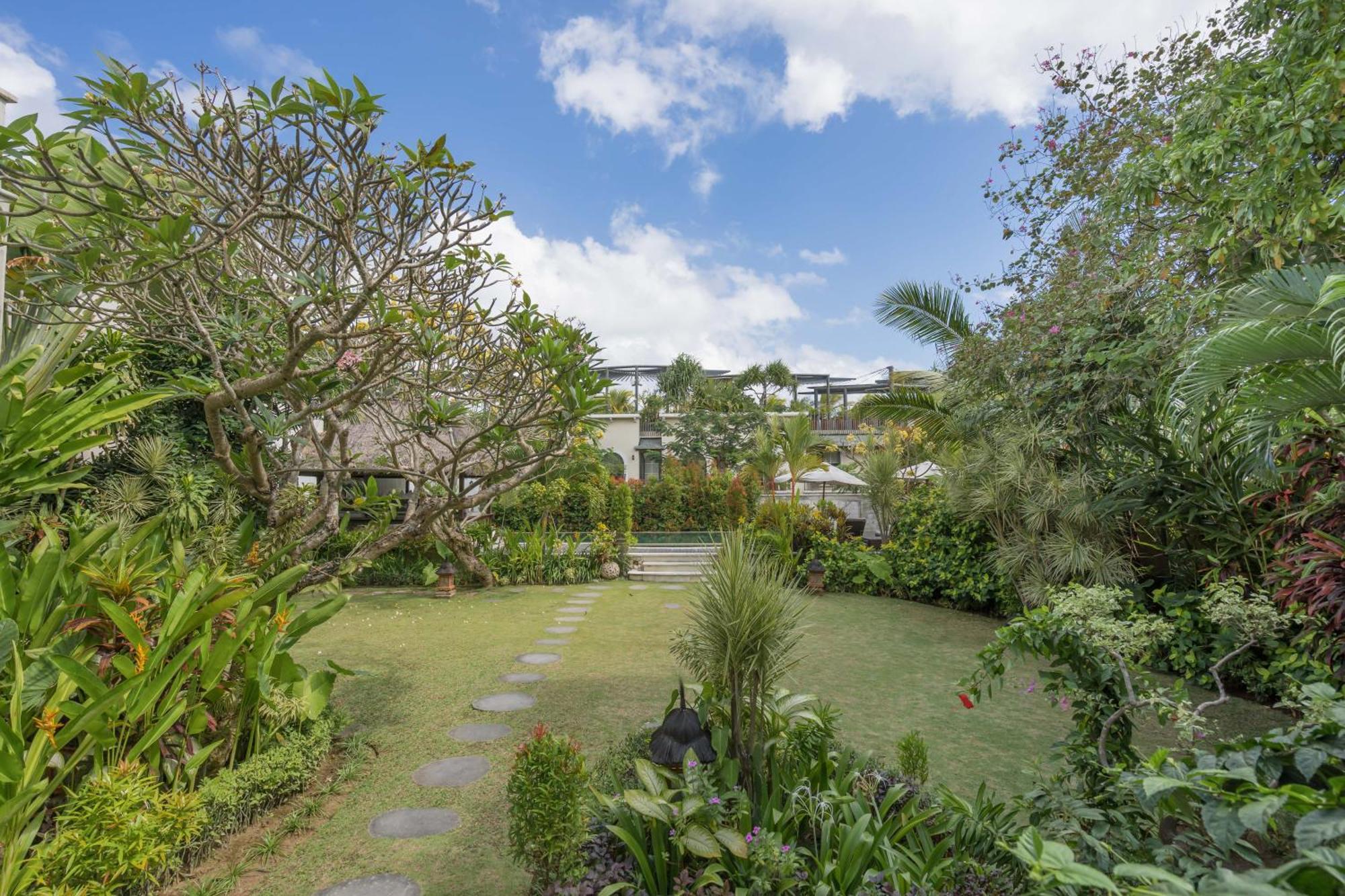 Villa Kaira Estate Canggu  Bagian luar foto
